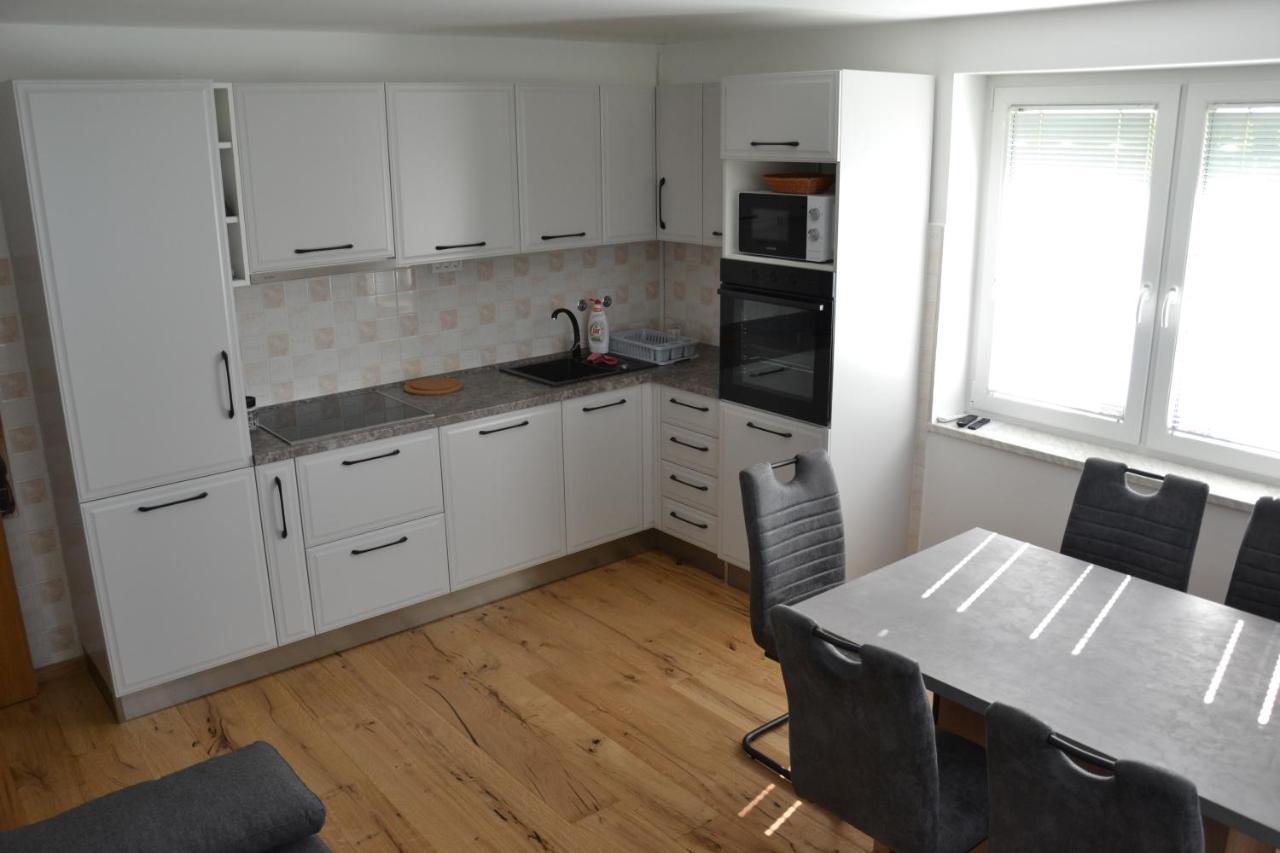 Apartma Ob Potoku Luče 外观 照片