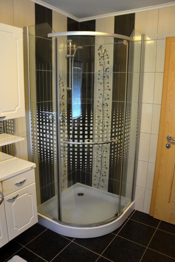 Apartma Ob Potoku Luče 外观 照片